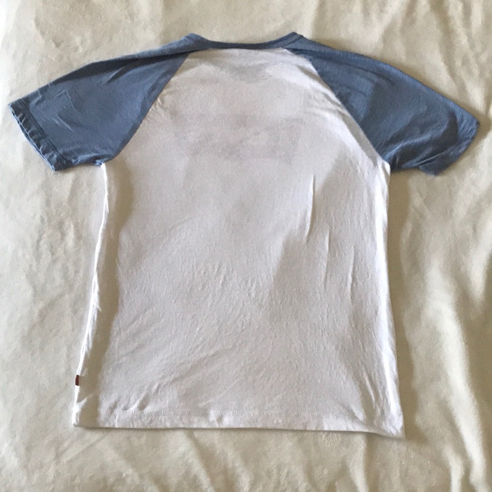 Levi’s Tee - Picture 2 of 2